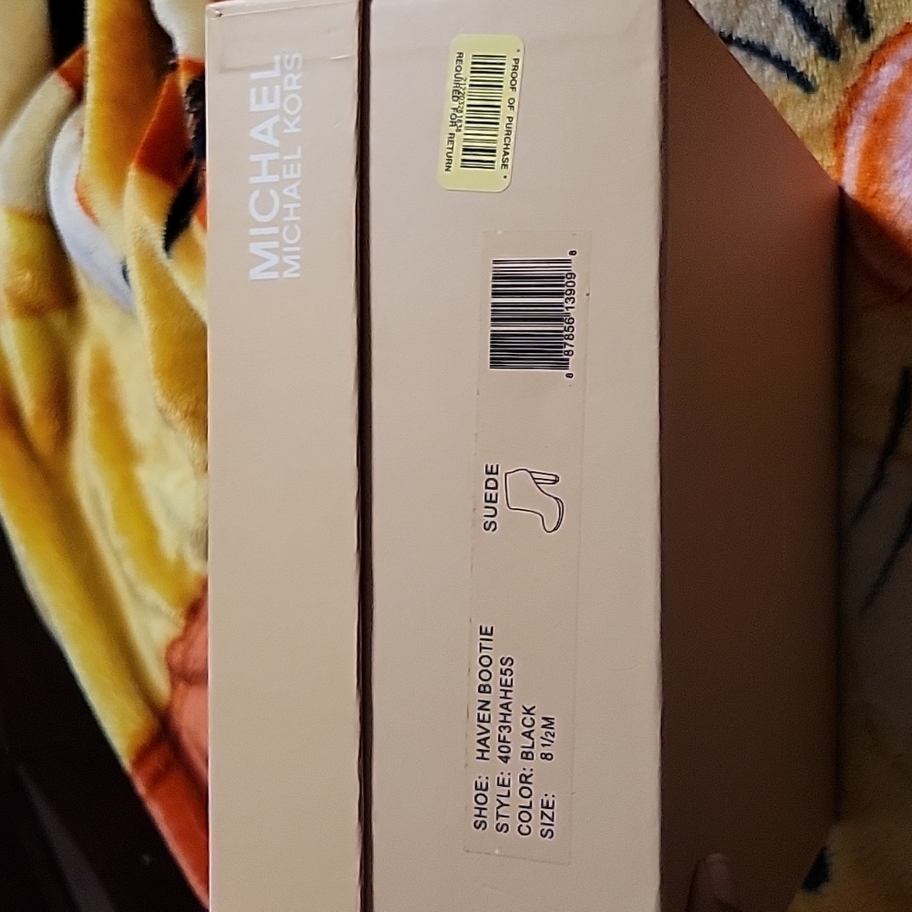 Sz 8.5 Black Suede Ankleboot Heels - Picture 8 of 8